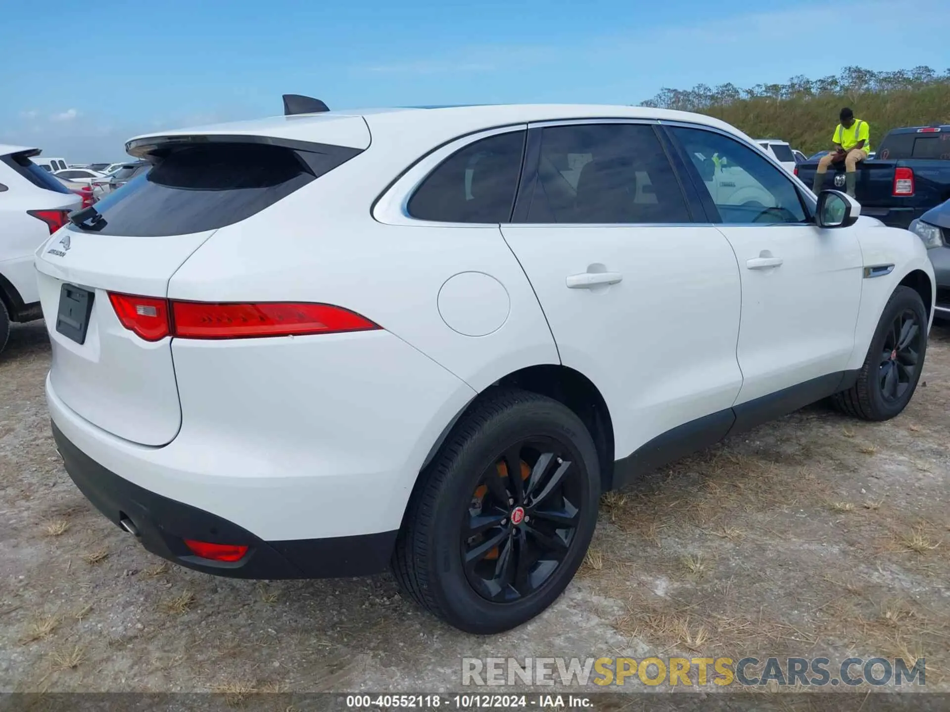 4 Photograph of a damaged car SADCJ2FX9LA622822 JAGUAR F-PACE 2020