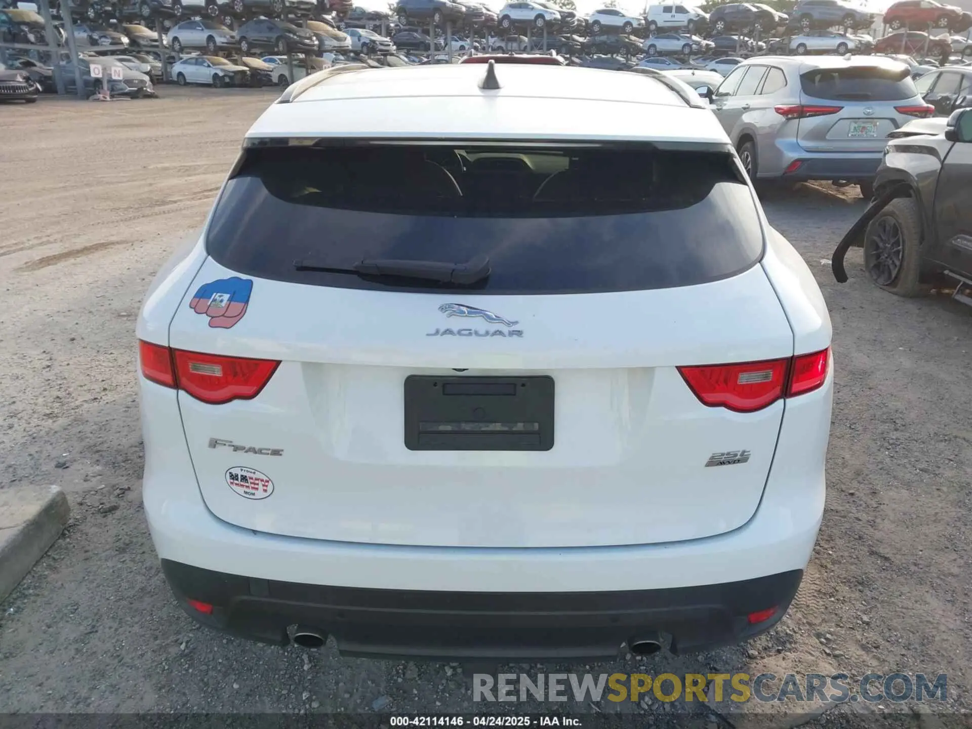 16 Photograph of a damaged car SADCJ2FXXLA631058 JAGUAR F-PACE 2020