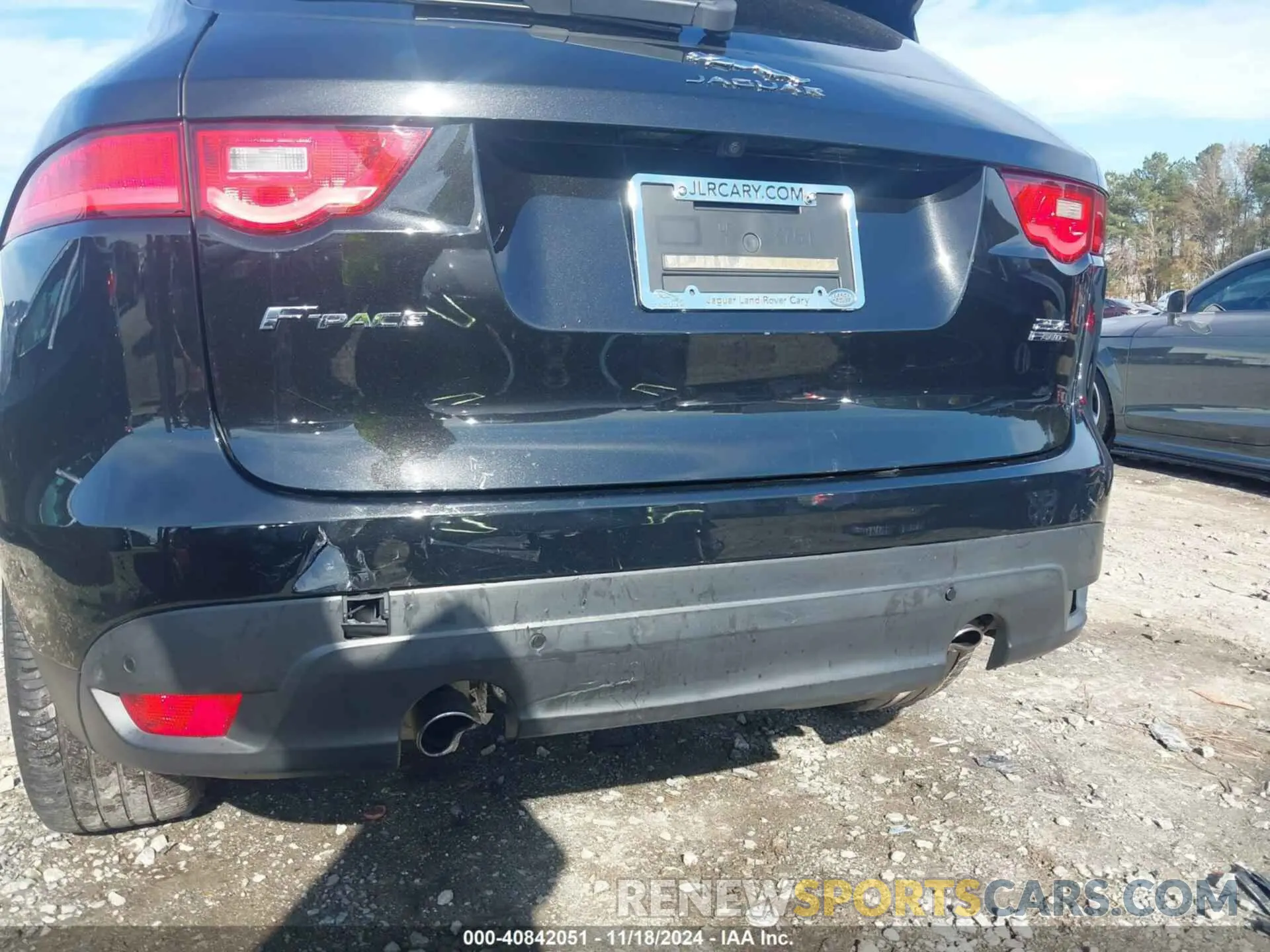 19 Photograph of a damaged car SADCK2FX8LA659499 JAGUAR F-PACE 2020
