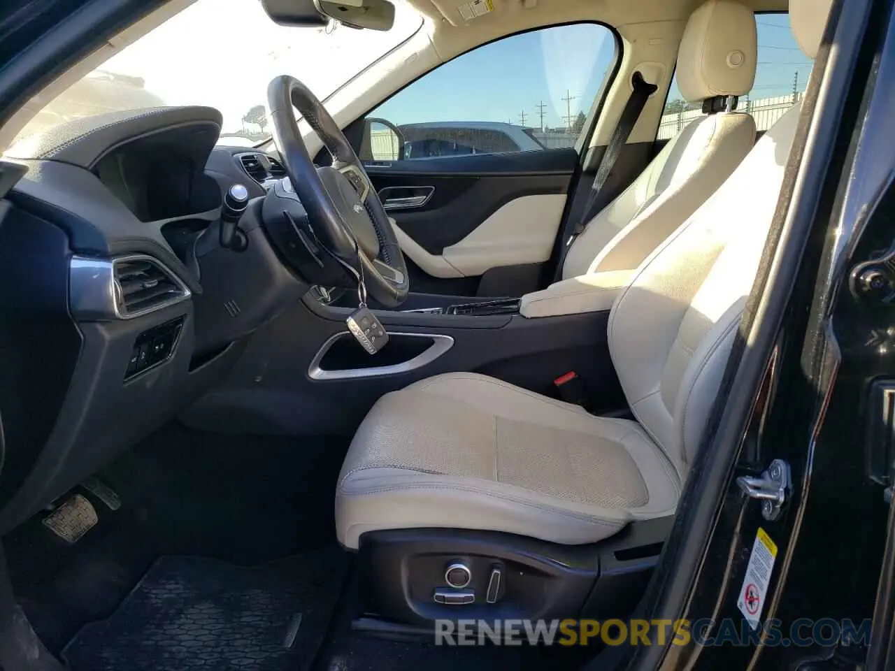 7 Photograph of a damaged car SADCK2FX9LA631162 JAGUAR F-PACE 2020