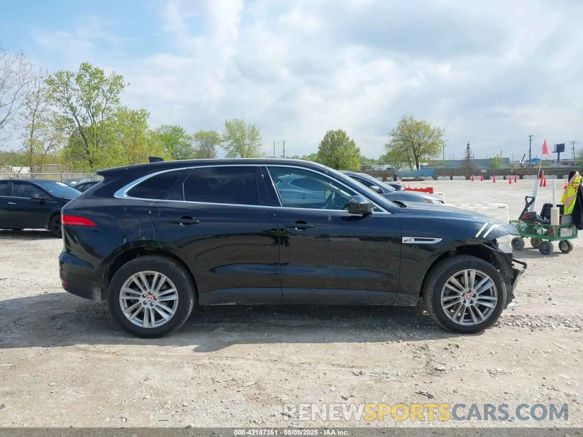 14 Photograph of a damaged car SADCK2GX1LA638590 JAGUAR F-PACE 2020