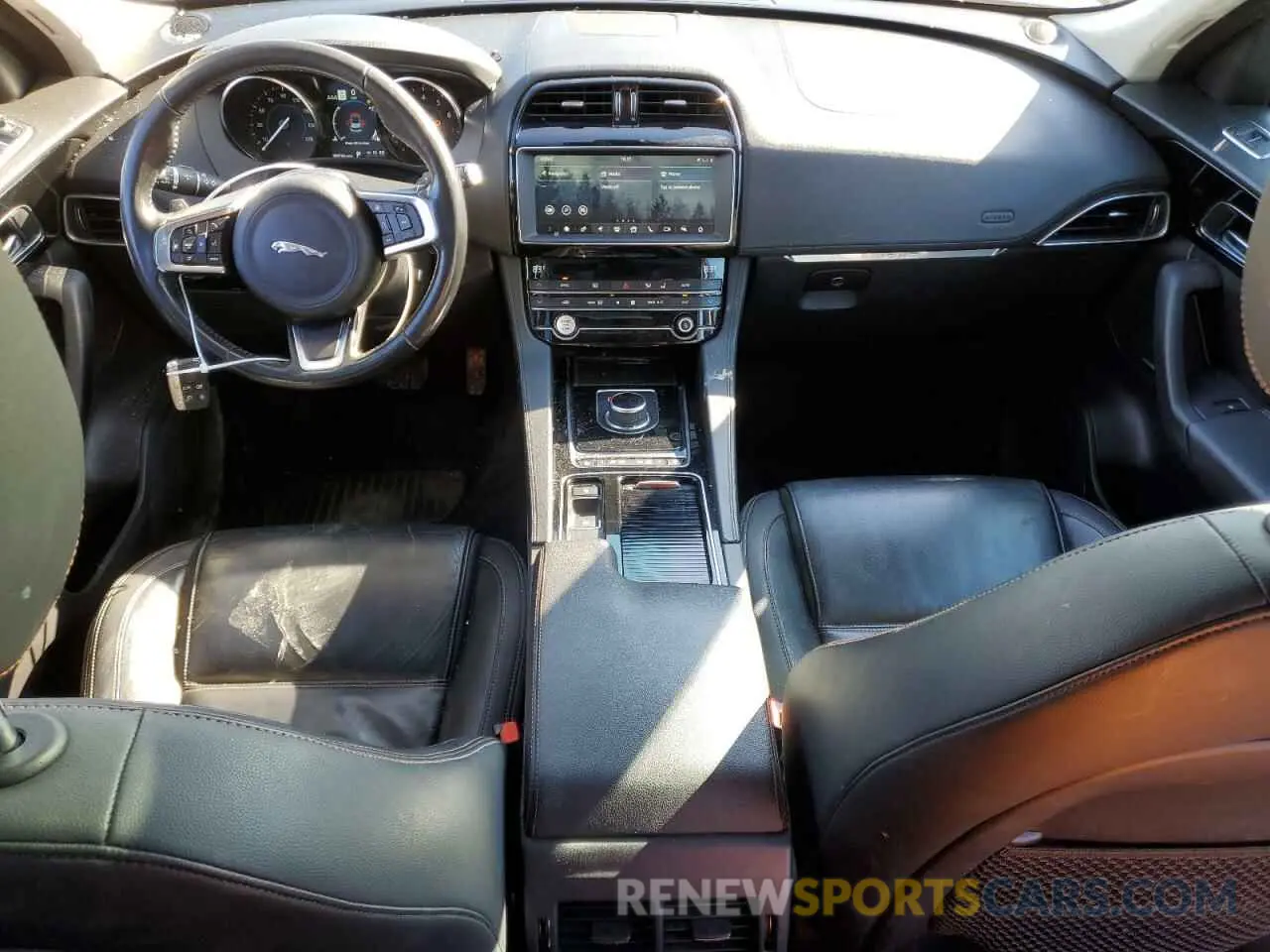 8 Photograph of a damaged car SADCK2GX2LA634581 JAGUAR F-PACE 2020
