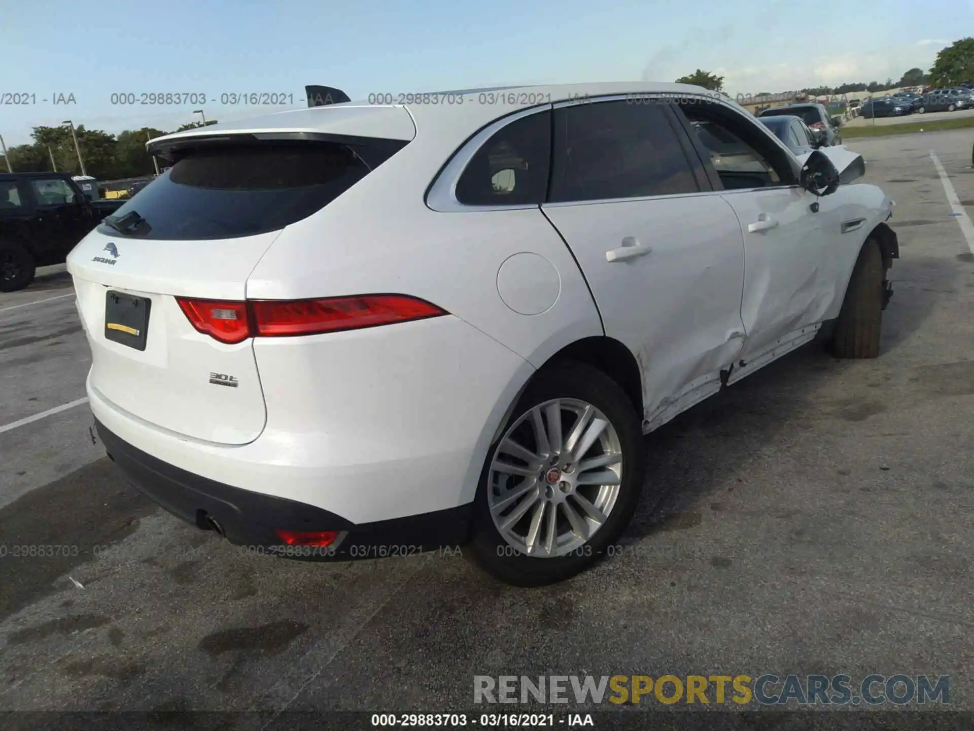 4 Photograph of a damaged car SADCK2GX2LA639697 JAGUAR F-PACE 2020