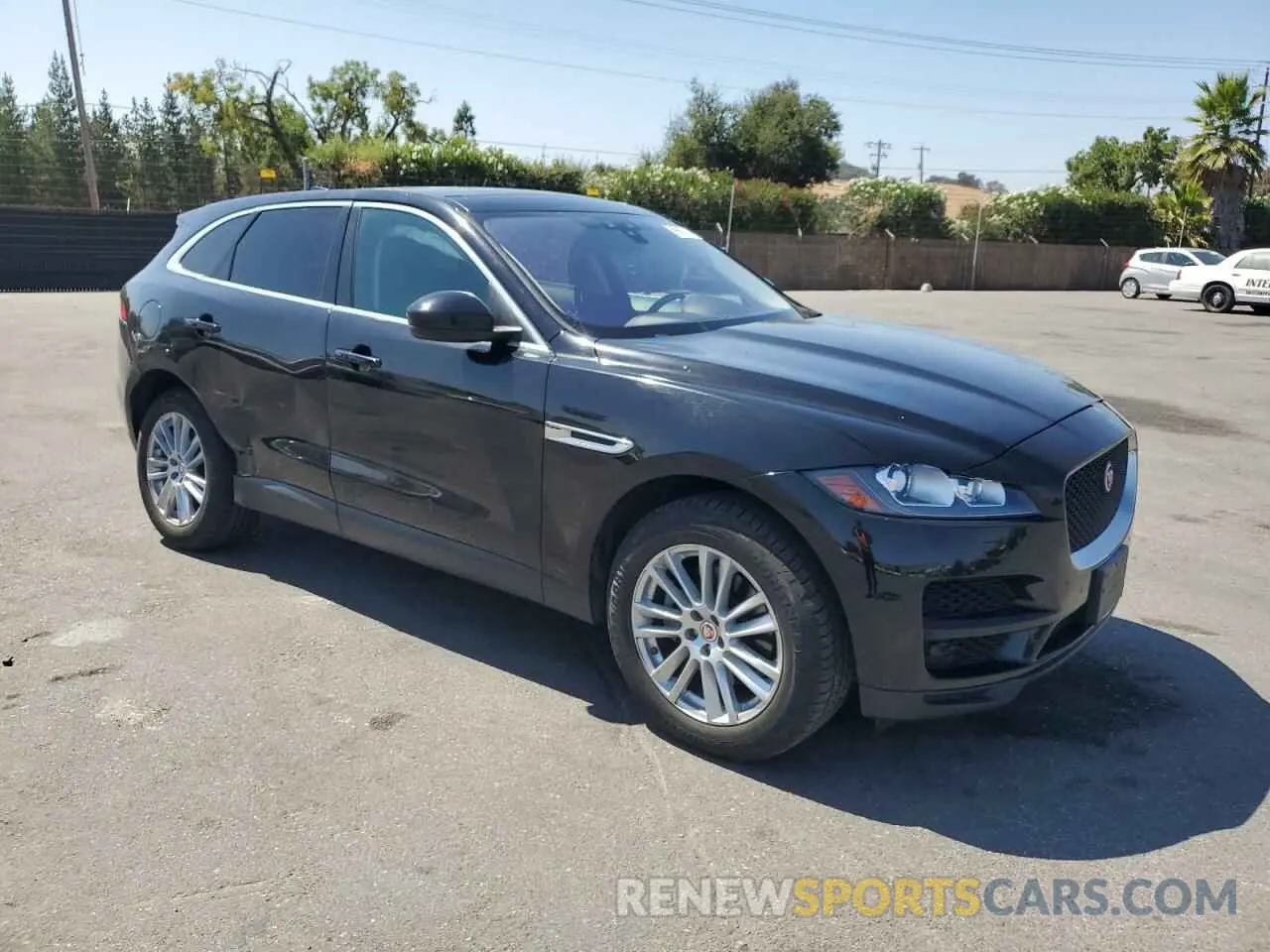 4 Photograph of a damaged car SADCK2GX5LA639449 JAGUAR F-PACE 2020