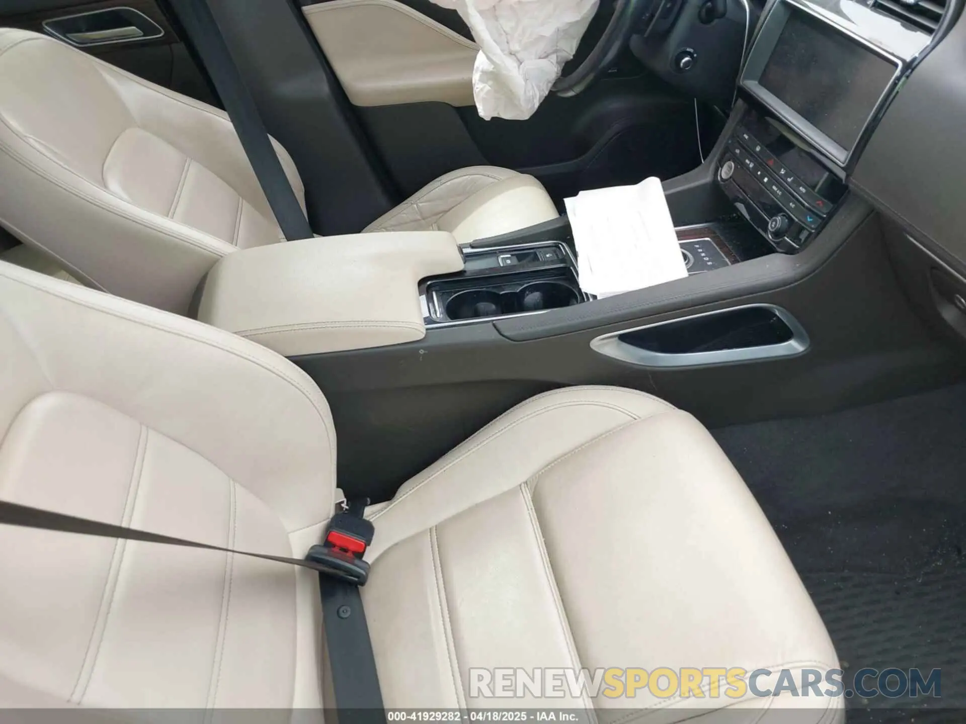 5 Photograph of a damaged car SADCK2GX7LA647309 JAGUAR F-PACE 2020