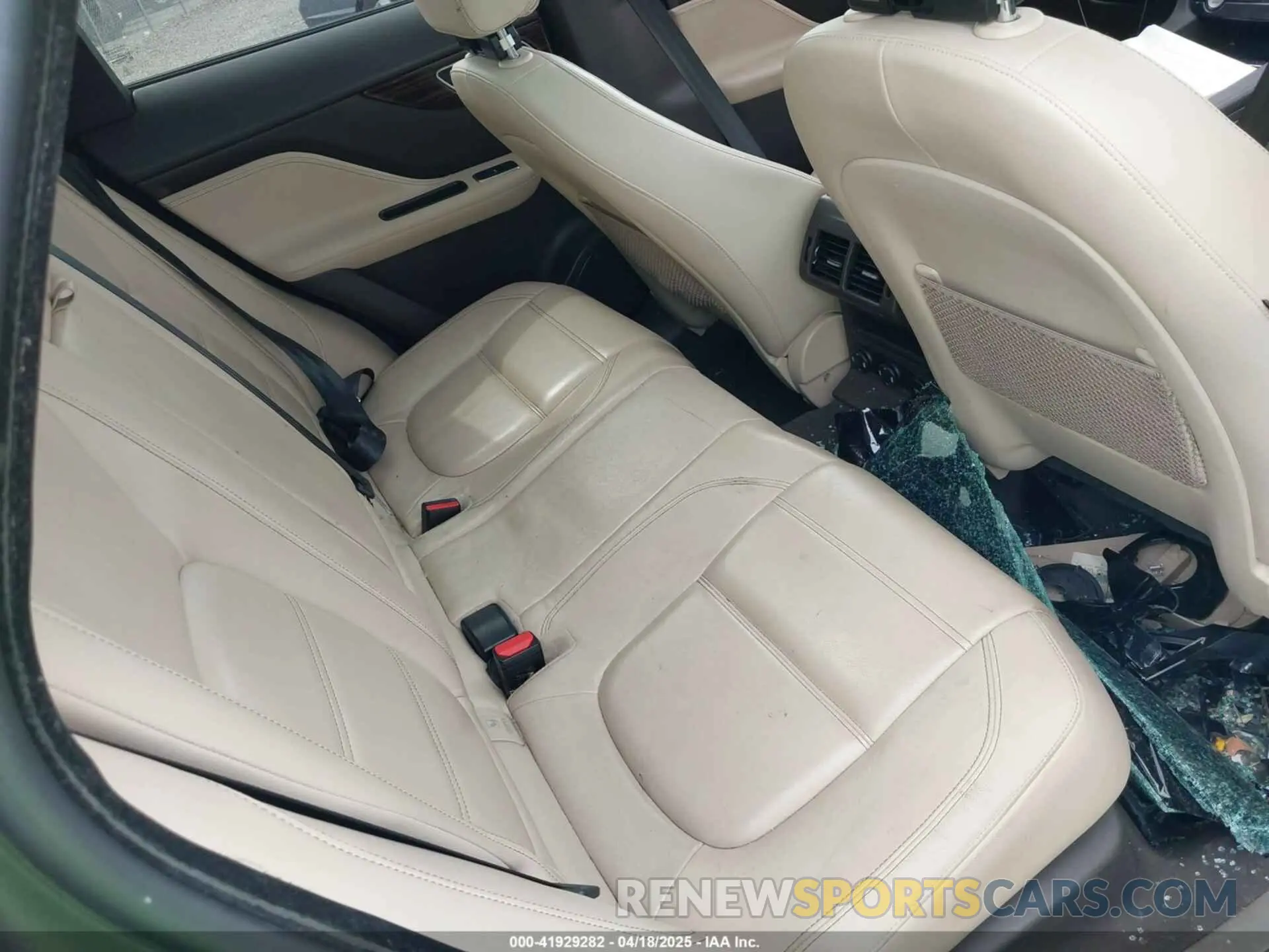 8 Photograph of a damaged car SADCK2GX7LA647309 JAGUAR F-PACE 2020