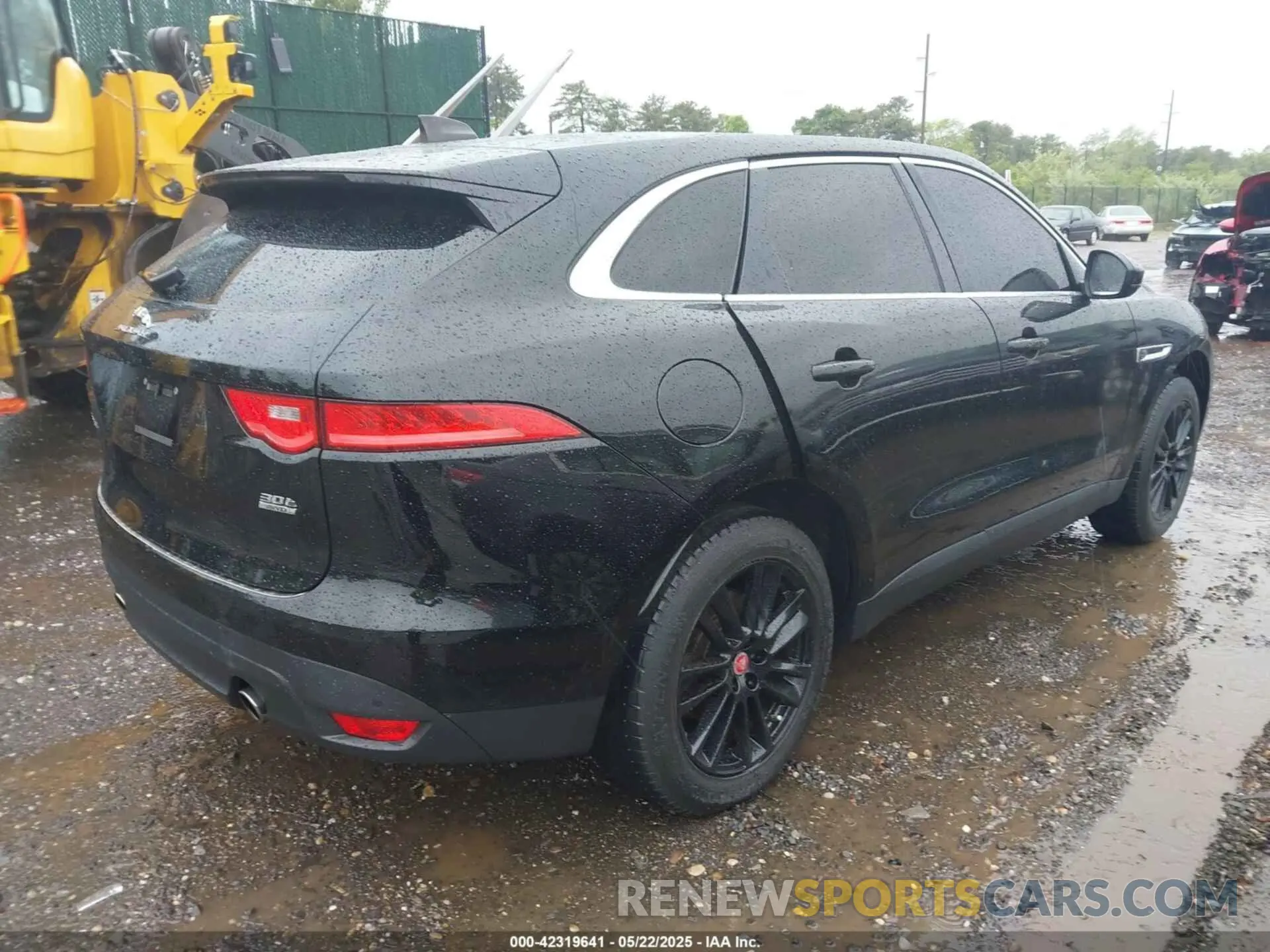 4 Photograph of a damaged car SADCK2GX9LA633699 JAGUAR F-PACE 2020