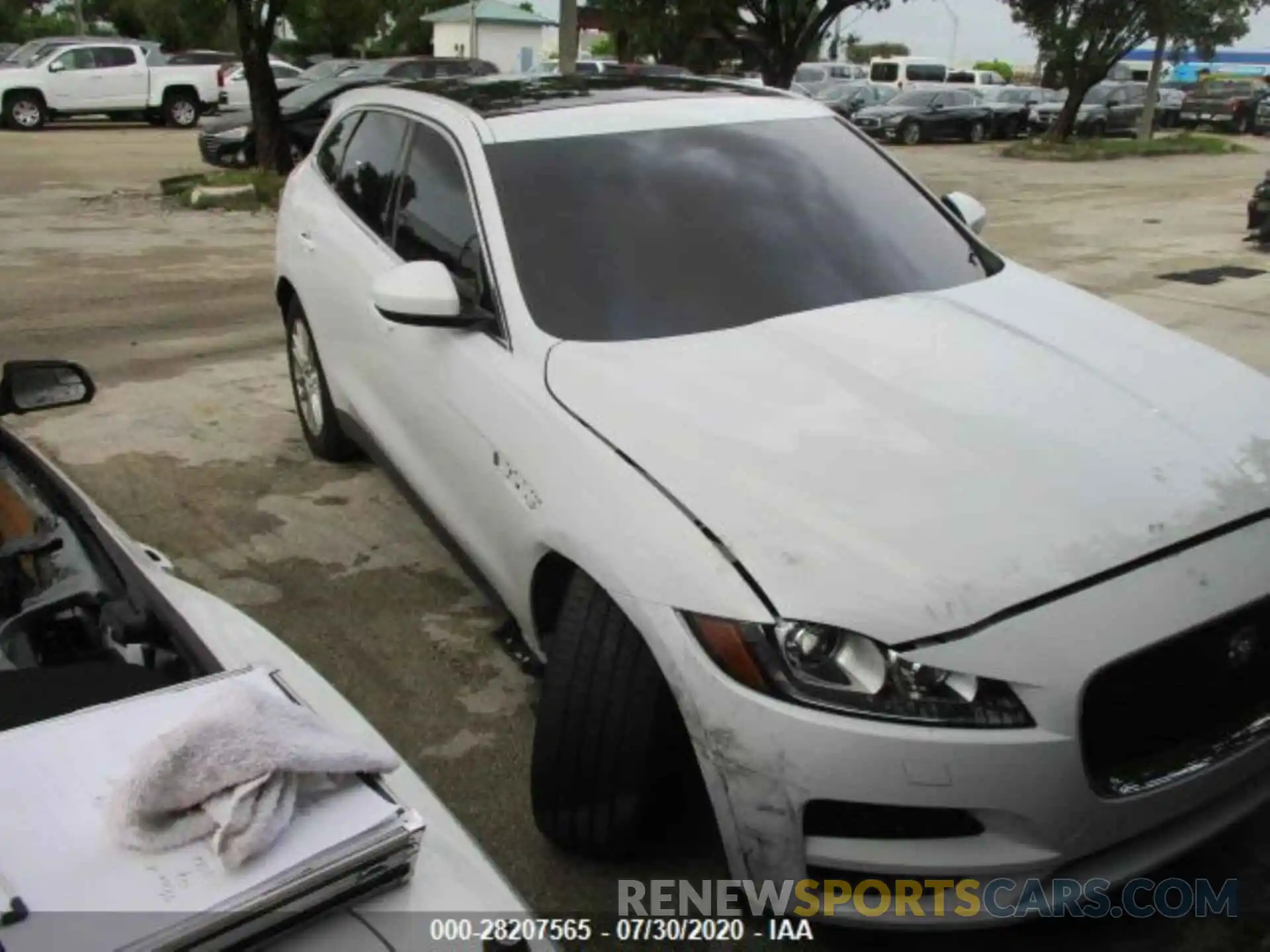 8 Photograph of a damaged car SADCK2GX9LA634903 JAGUAR F-PACE 2020