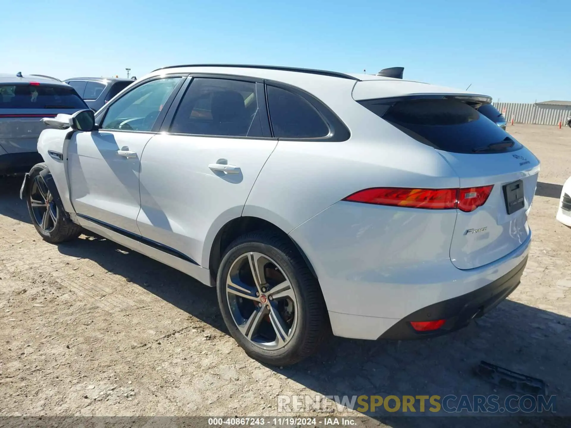3 Photograph of a damaged car SADCL2FX0LA632472 JAGUAR F-PACE 2020