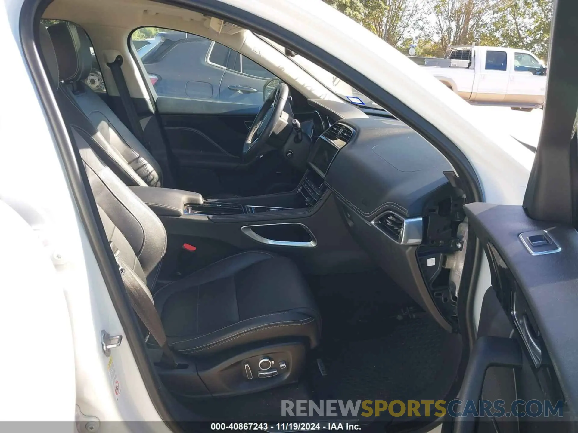 5 Photograph of a damaged car SADCL2FX0LA632472 JAGUAR F-PACE 2020