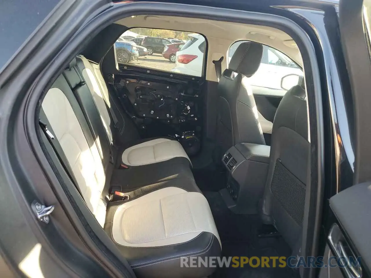 11 Photograph of a damaged car SADCL2FX1LA636658 JAGUAR F-PACE 2020
