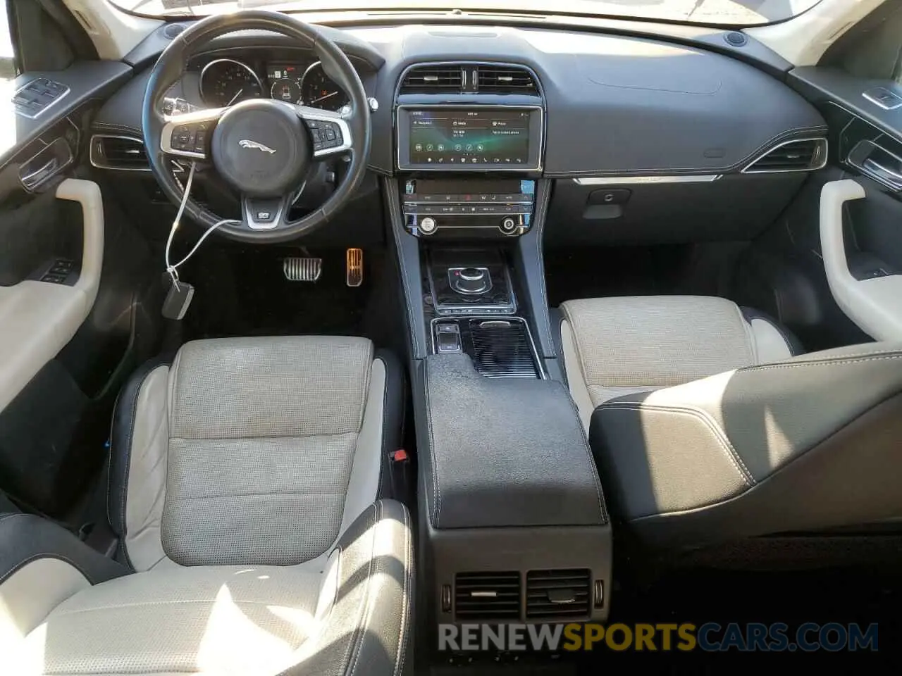 8 Photograph of a damaged car SADCL2FX1LA636658 JAGUAR F-PACE 2020