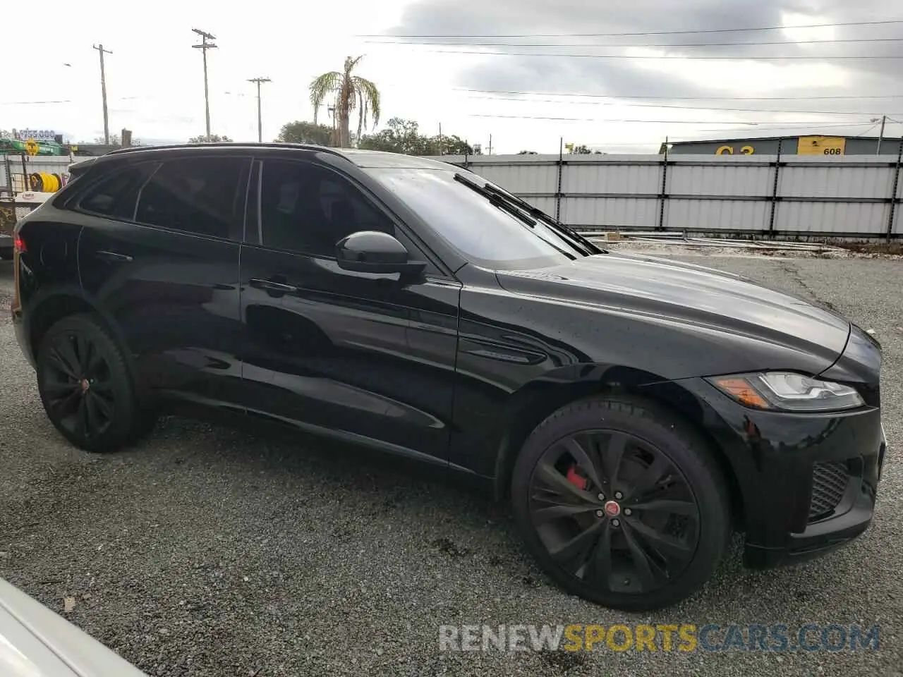 4 Photograph of a damaged car SADCM2FV1LA627499 JAGUAR F-PACE 2020