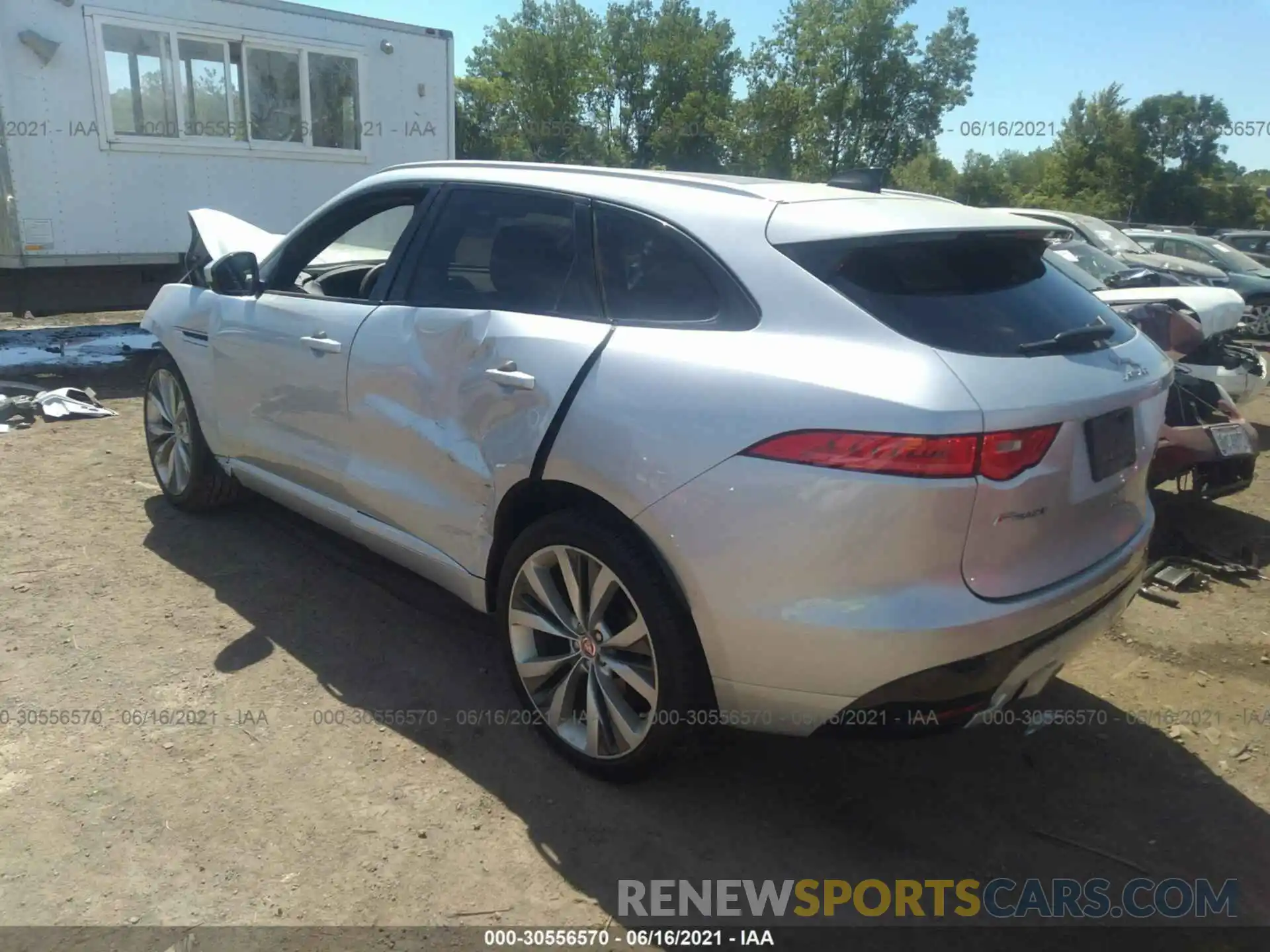 3 Photograph of a damaged car SADCM2FV1LA634954 JAGUAR F-PACE 2020