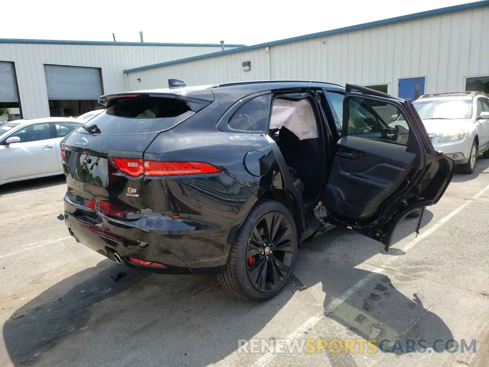 4 Photograph of a damaged car SADCM2FV3LA646684 JAGUAR F-PACE 2020