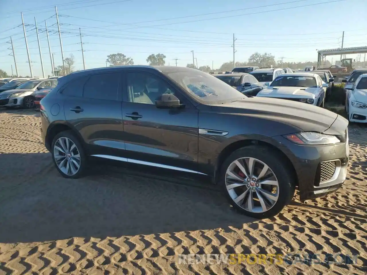 4 Photograph of a damaged car SADCM2FV4LA647228 JAGUAR F-PACE 2020