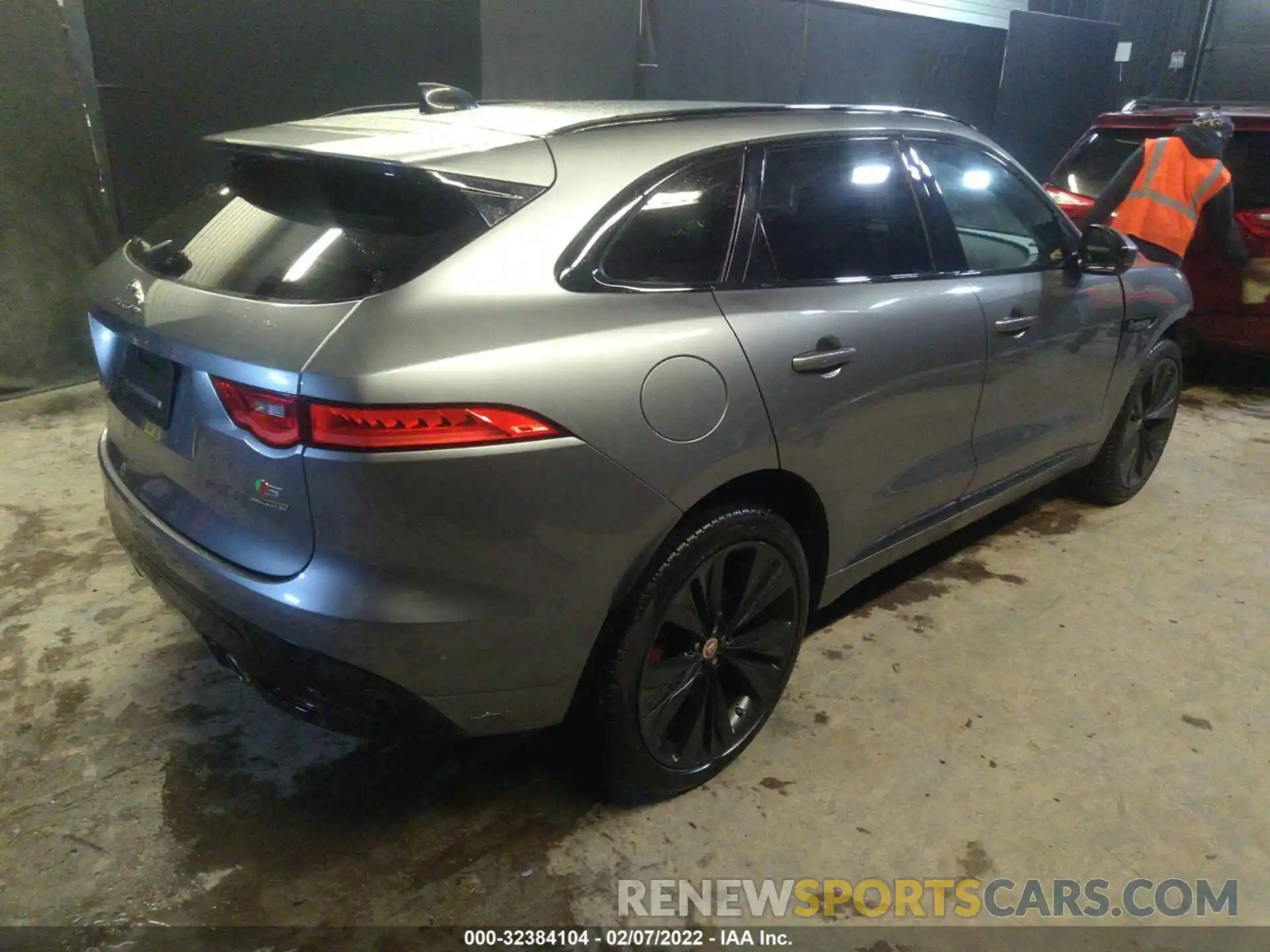 4 Photograph of a damaged car SADCM2FV4LA647584 JAGUAR F-PACE 2020