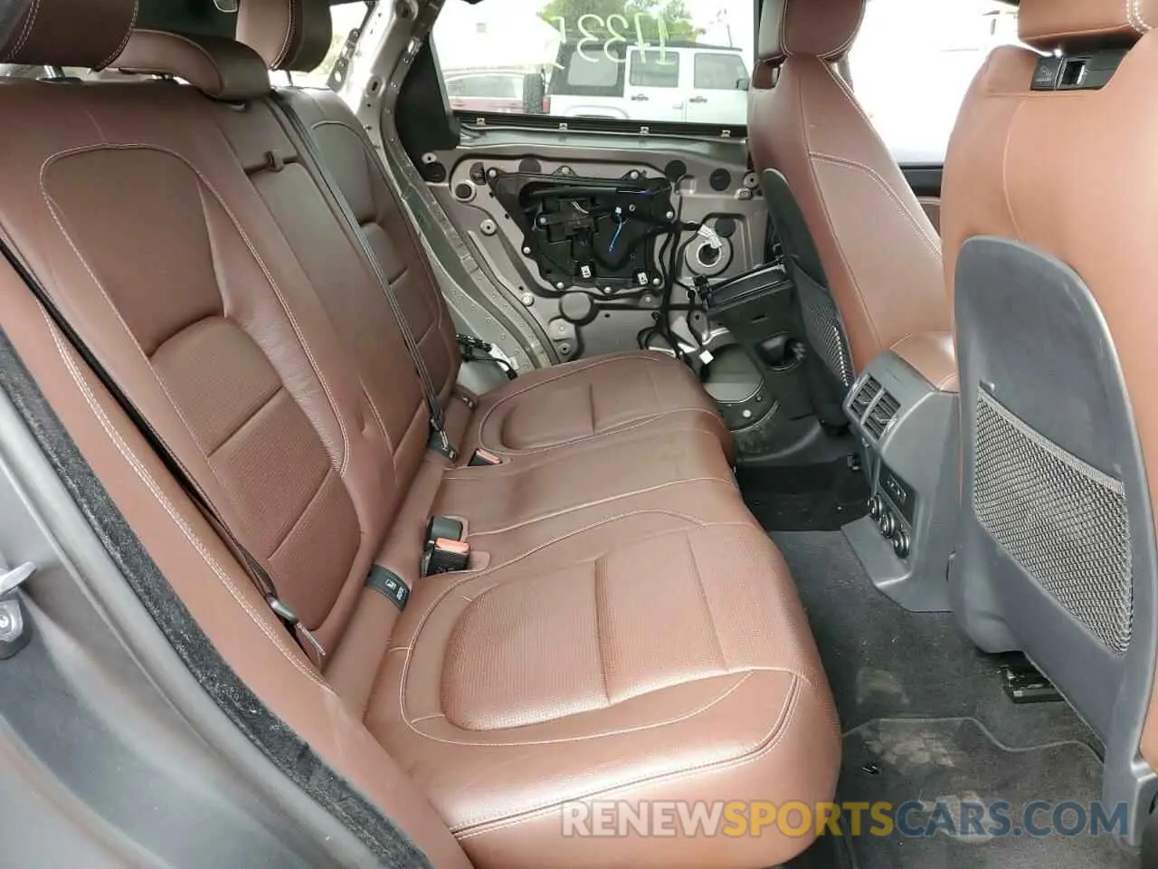 11 Photograph of a damaged car SADCM2FV5LA646587 JAGUAR F-PACE 2020