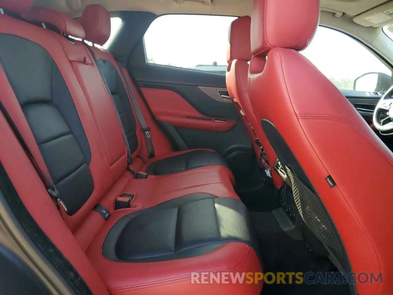 10 Photograph of a damaged car SADCM2FV7LA623473 JAGUAR F-PACE 2020