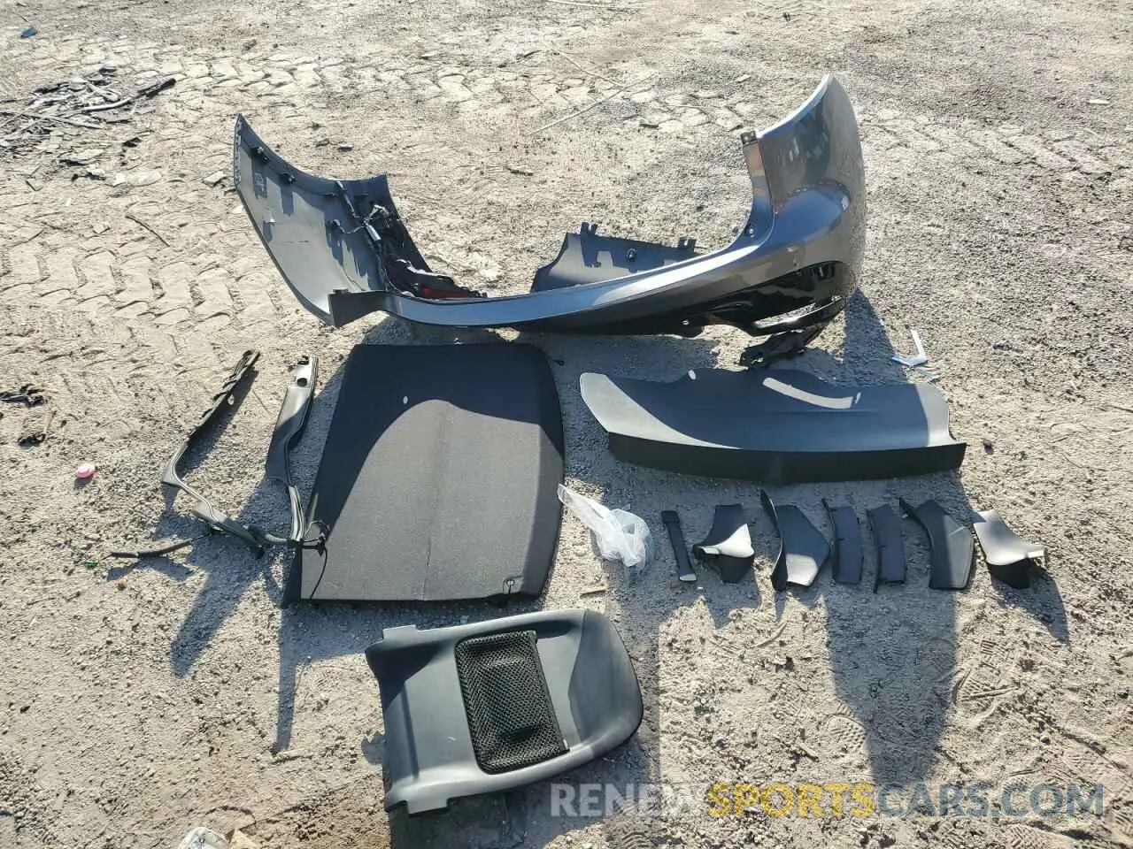 12 Photograph of a damaged car SADCM2FV7LA623473 JAGUAR F-PACE 2020