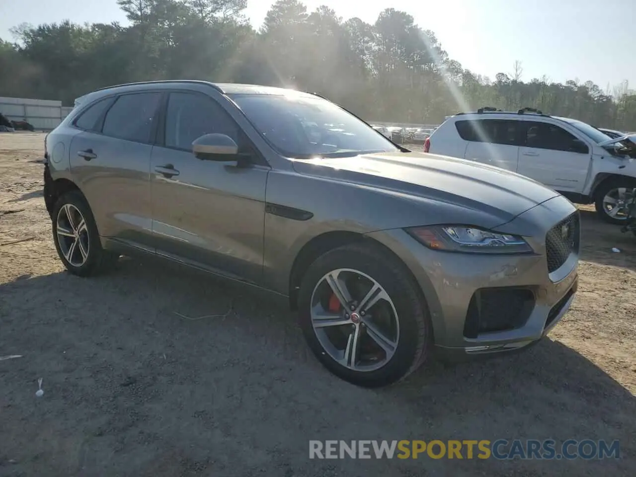 4 Photograph of a damaged car SADCM2FV7LA623473 JAGUAR F-PACE 2020
