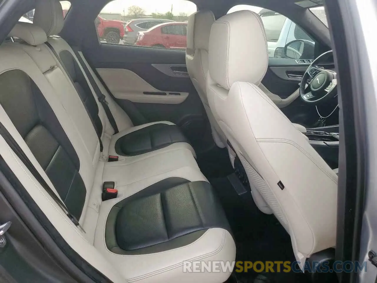11 Photograph of a damaged car SADCM2FV7LA638202 JAGUAR F-PACE 2020