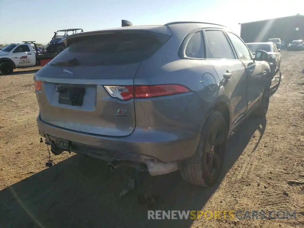 4 Photograph of a damaged car SADCM2FV7LA647627 JAGUAR F-PACE 2020