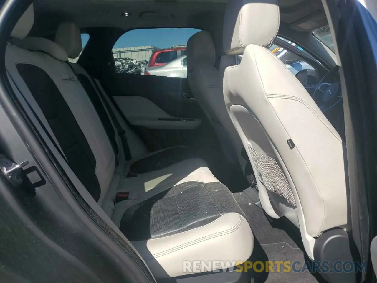 11 Photograph of a damaged car SADCM2FV8LA635003 JAGUAR F-PACE 2020
