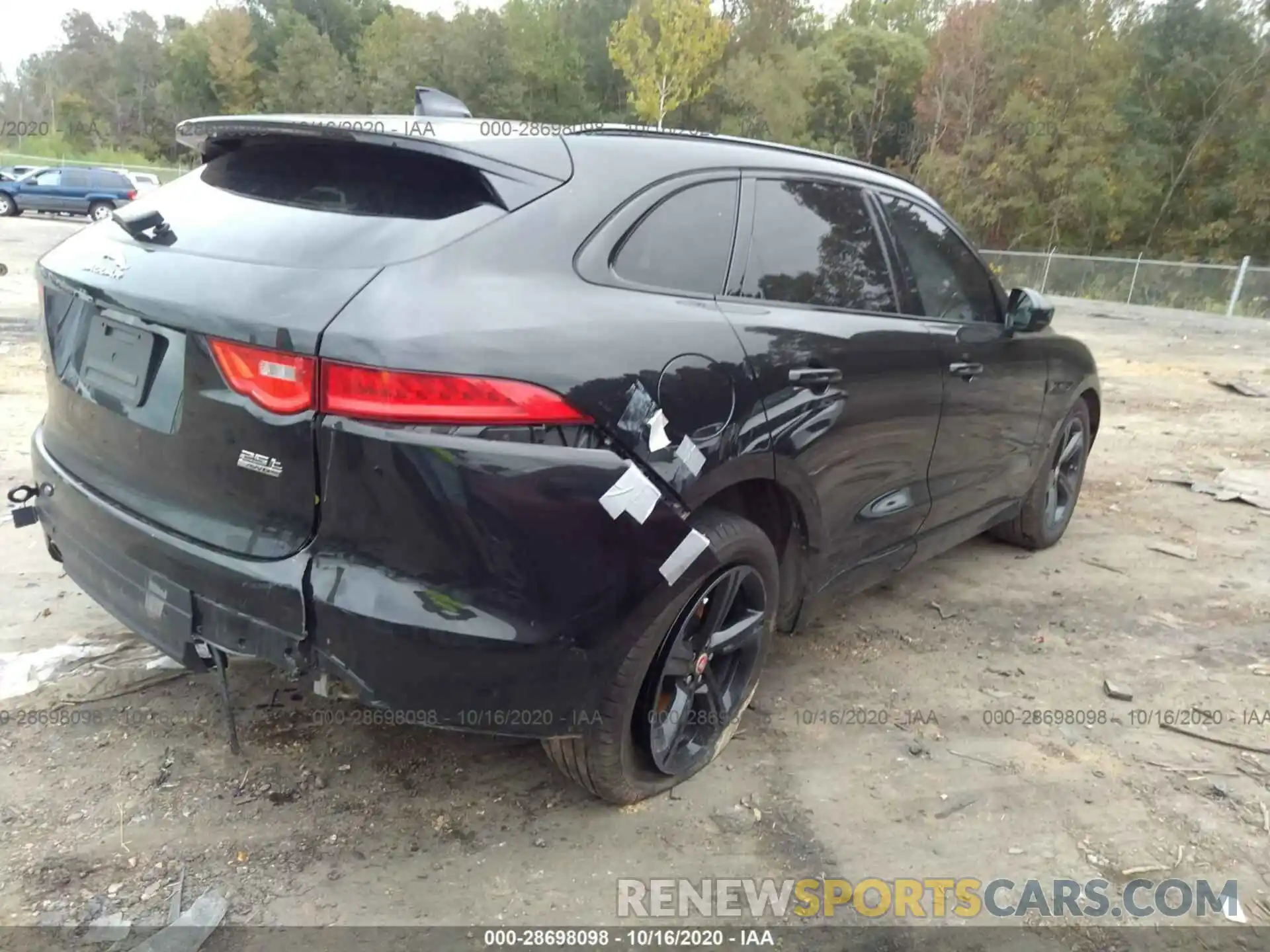 4 Photograph of a damaged car SADCP2FX2LA617167 JAGUAR F-PACE 2020