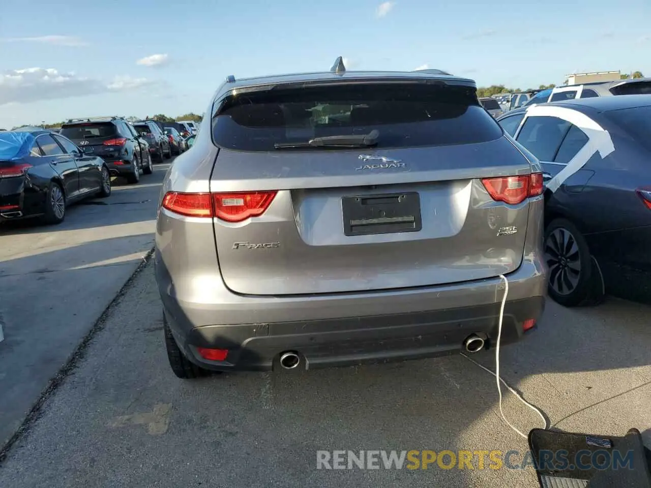6 Photograph of a damaged car SADCP2FX4LA617865 JAGUAR F-PACE 2020
