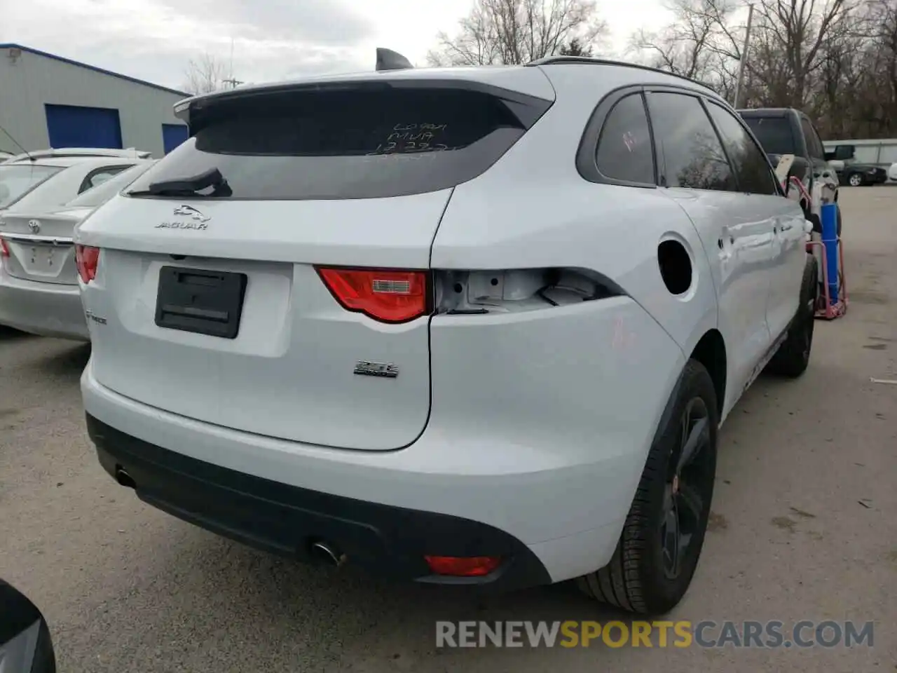 4 Photograph of a damaged car SADCP2FX5LA647764 JAGUAR F-PACE 2020