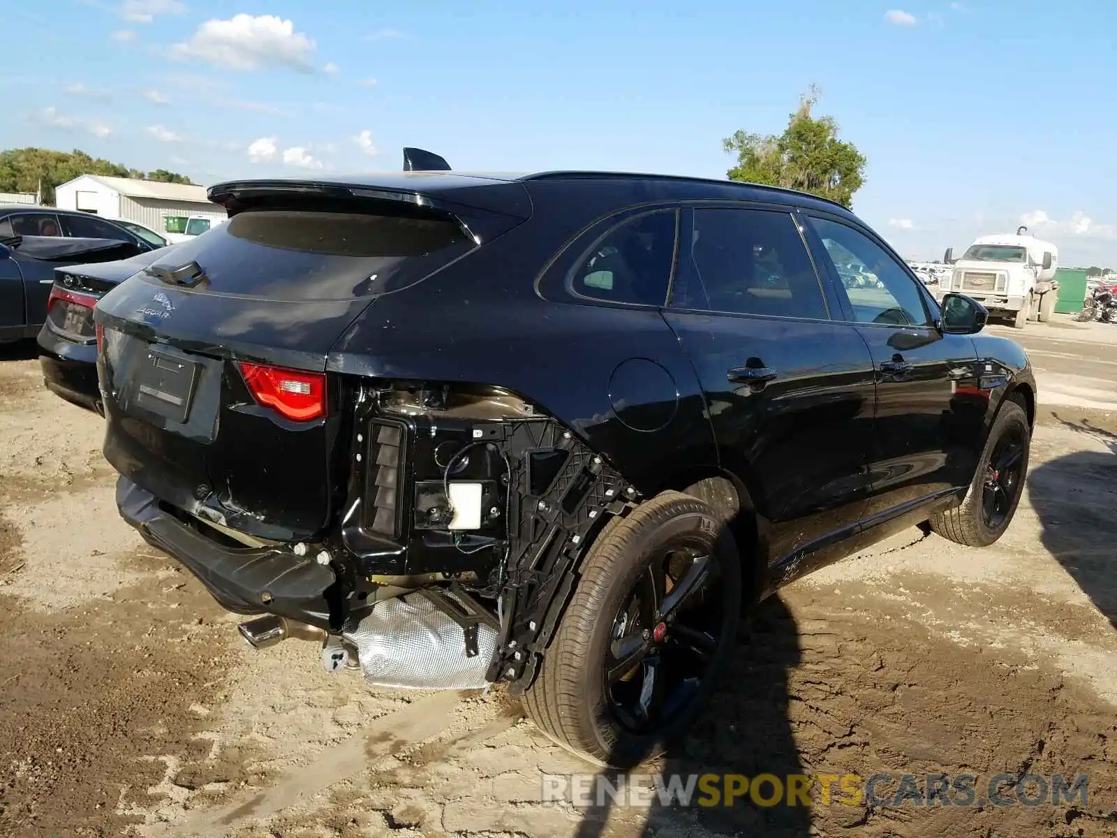 4 Photograph of a damaged car SADCP2FX5LA656030 JAGUAR F-PACE 2020