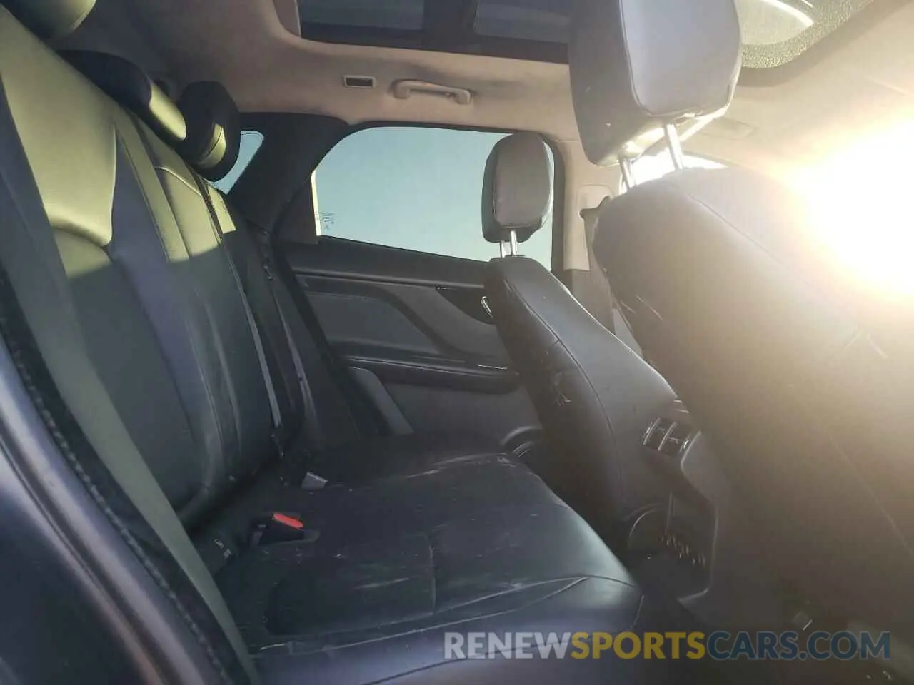 11 Photograph of a damaged car SADCS2FX1LA640681 JAGUAR F-PACE 2020