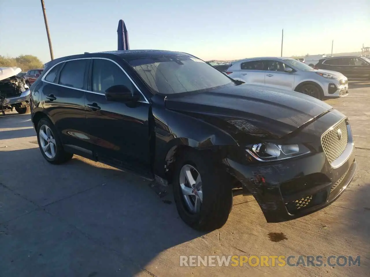4 Photograph of a damaged car SADCS2FX1LA640681 JAGUAR F-PACE 2020