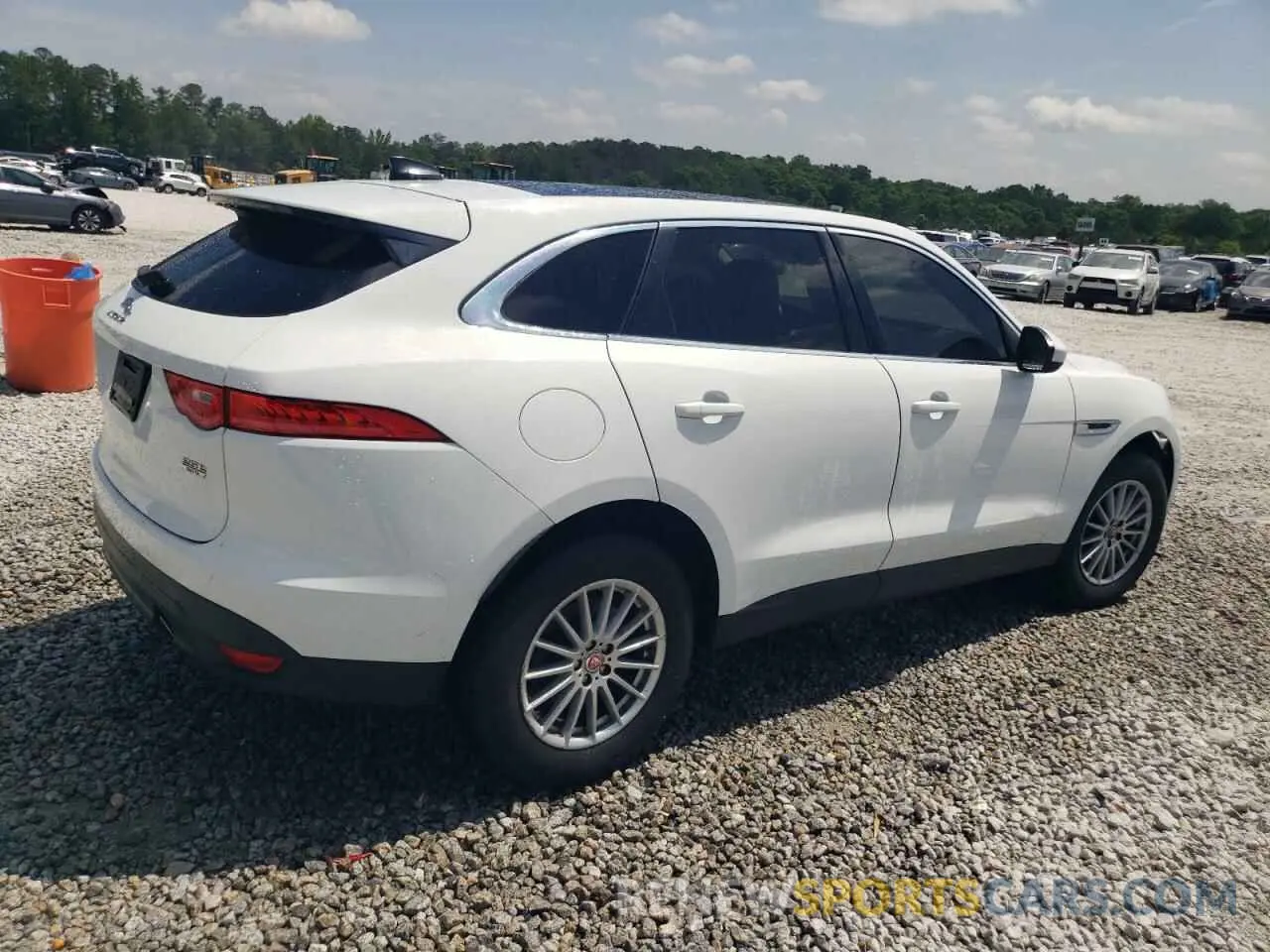 3 Photograph of a damaged car SADCS2FX2LA638535 JAGUAR F-PACE 2020