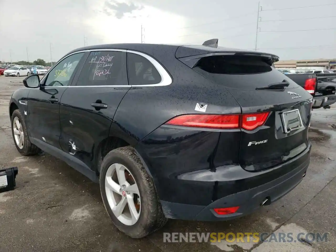 3 Photograph of a damaged car SADCS2FX4LA645714 JAGUAR F-PACE 2020