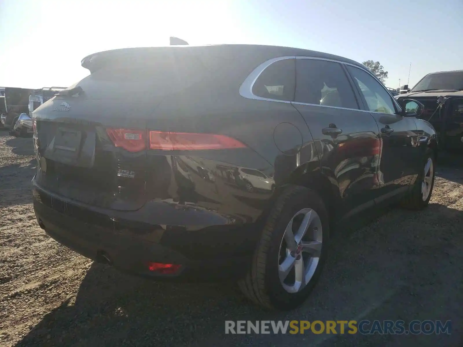 4 Photograph of a damaged car SADCS2FX5LA644443 JAGUAR F-PACE 2020