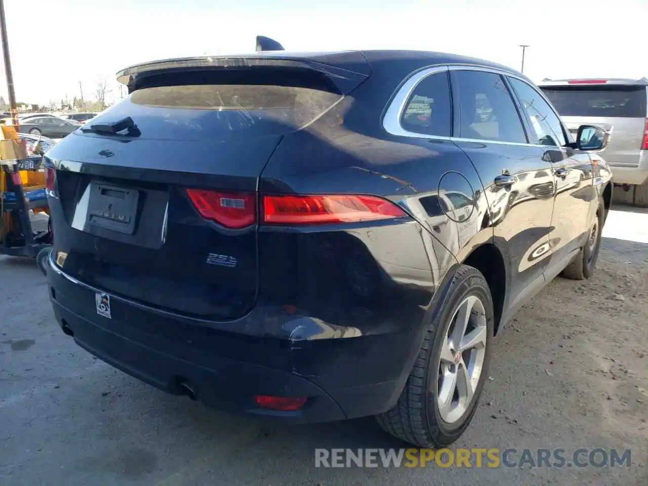 4 Photograph of a damaged car SADCS2FX7LA643181 JAGUAR F-PACE 2020