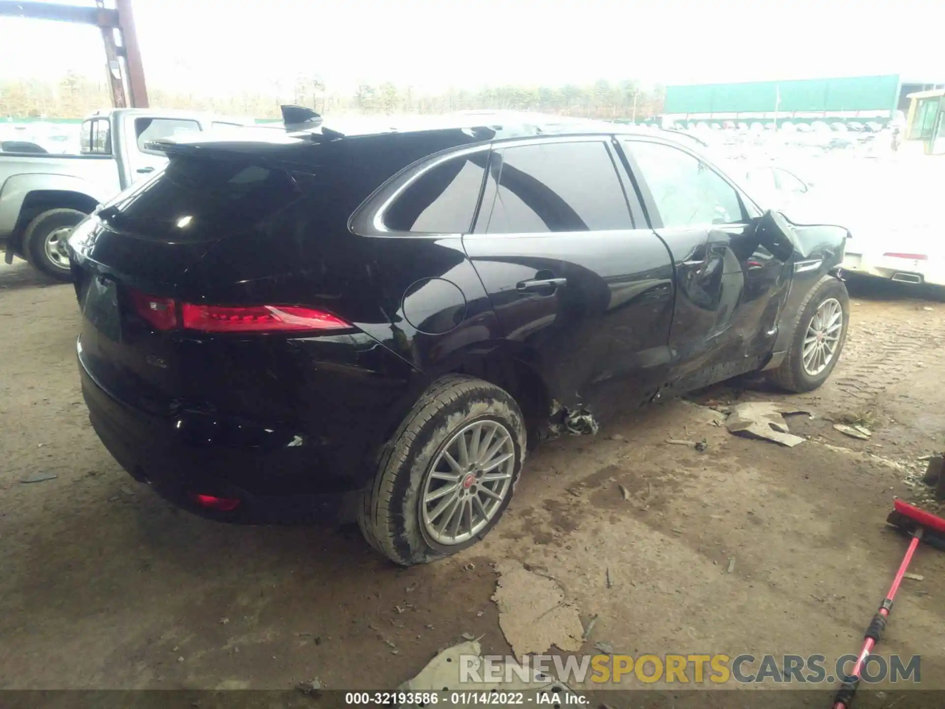 4 Photograph of a damaged car SADCS2FX9LA640198 JAGUAR F-PACE 2020