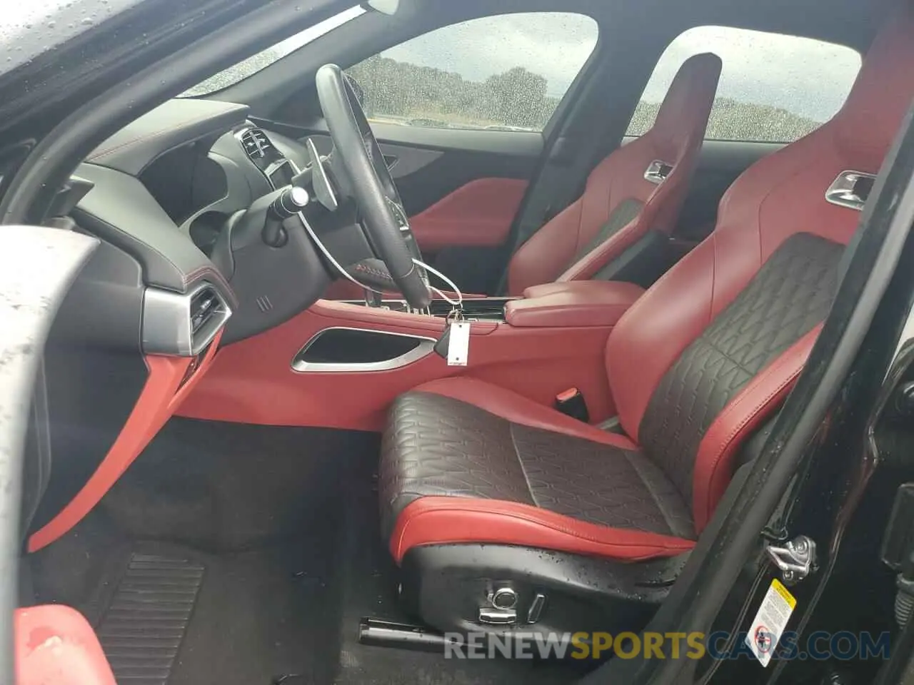 7 Photograph of a damaged car SADCZ2EE3LA617303 JAGUAR F-PACE 2020