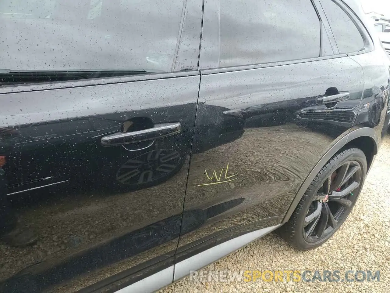 13 Photograph of a damaged car SADCZ2EE5LA660248 JAGUAR F-PACE 2020