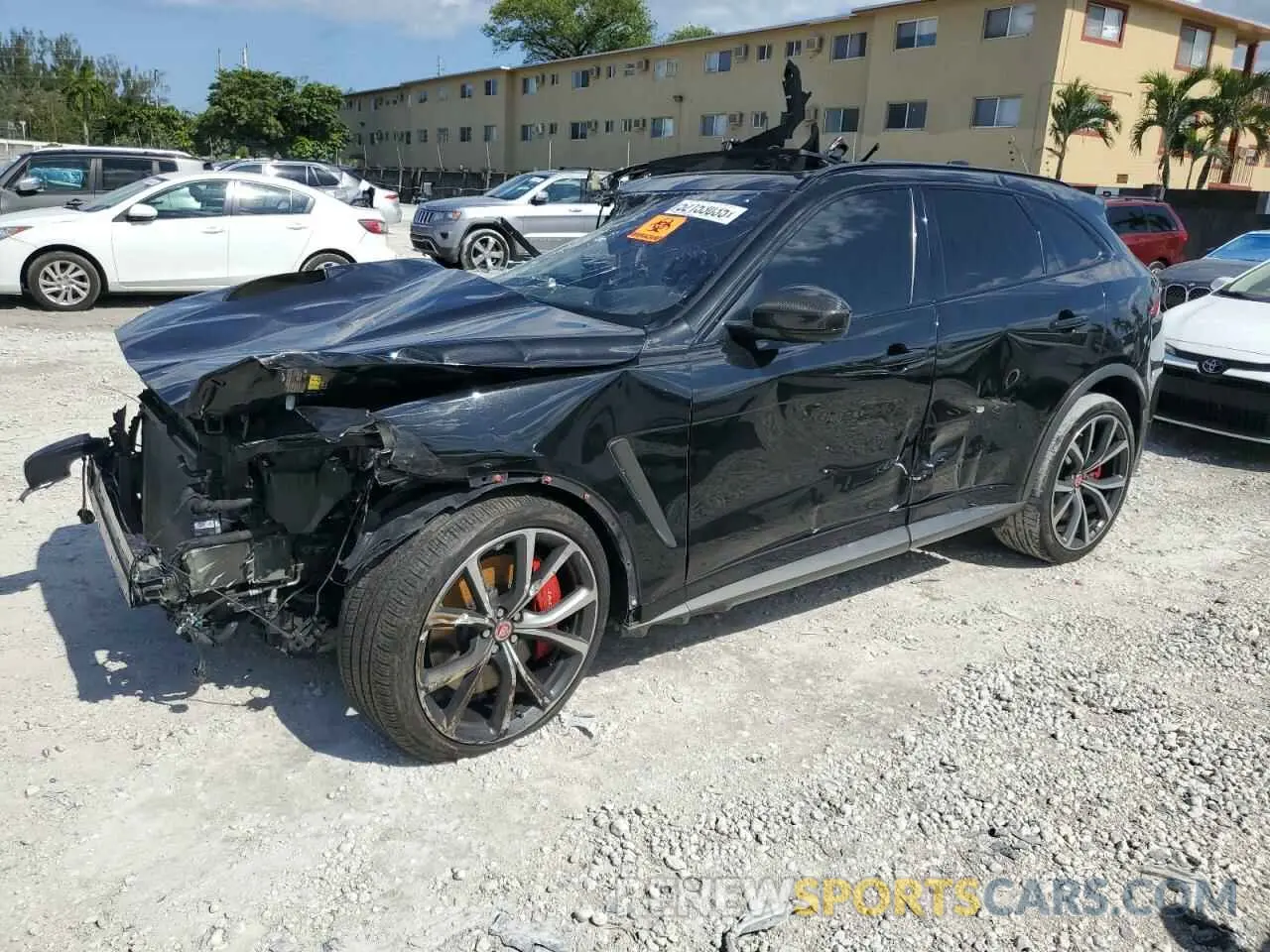1 Photograph of a damaged car SADCZ2EE9LA619203 JAGUAR F-PACE 2020