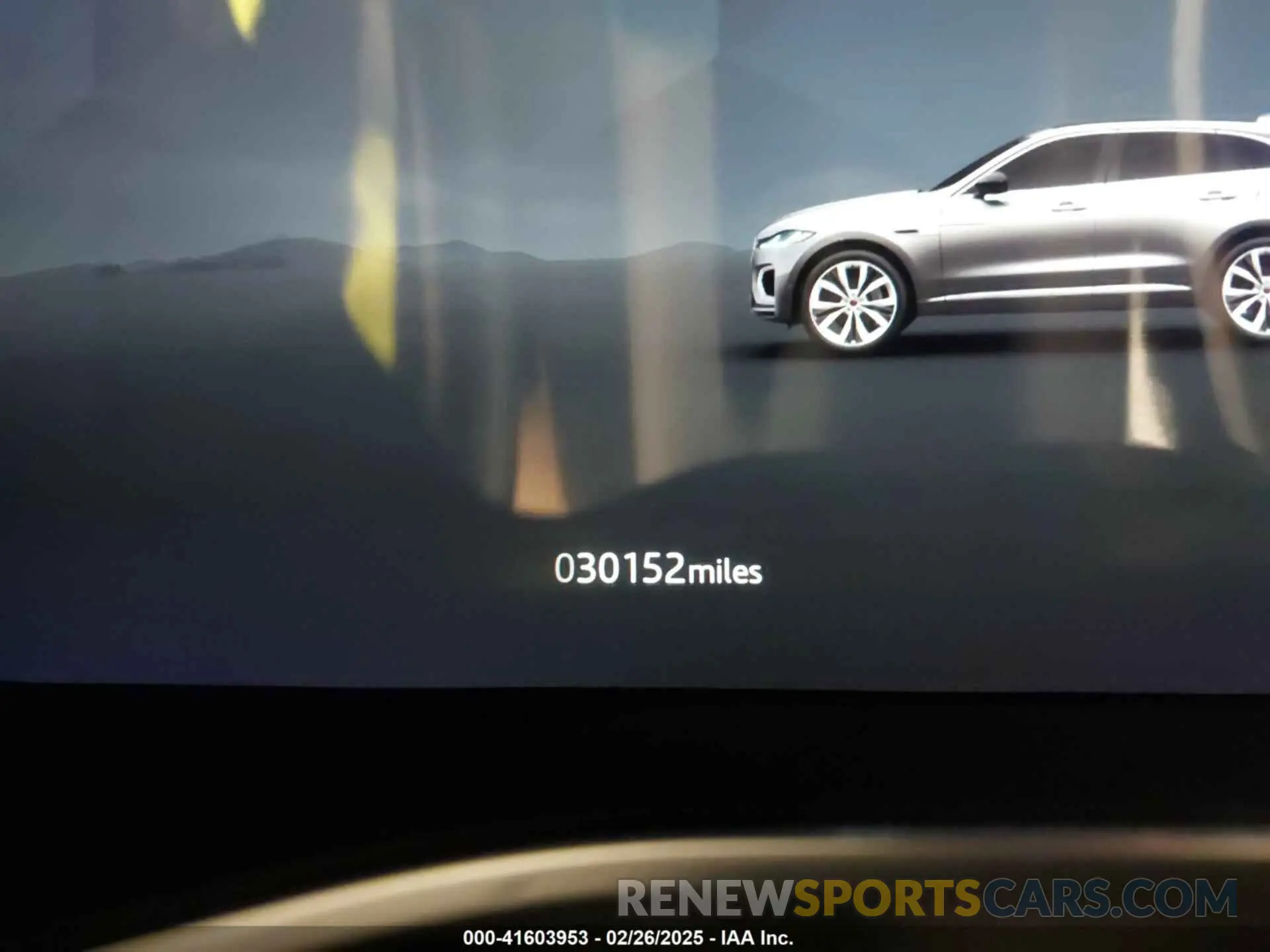 16 Photograph of a damaged car SADCJ2EU0MA680777 JAGUAR F-PACE 2021