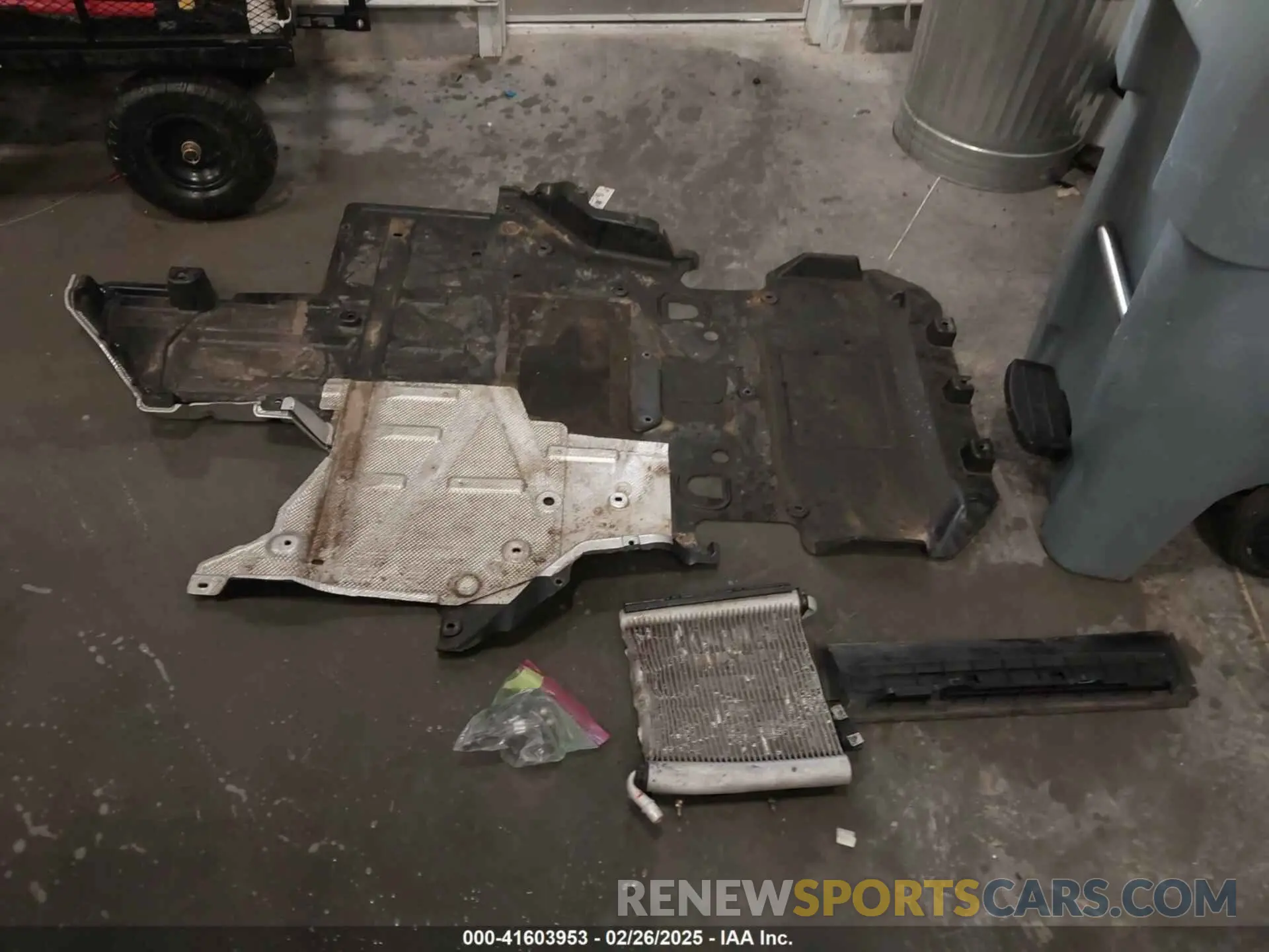 18 Photograph of a damaged car SADCJ2EU0MA680777 JAGUAR F-PACE 2021