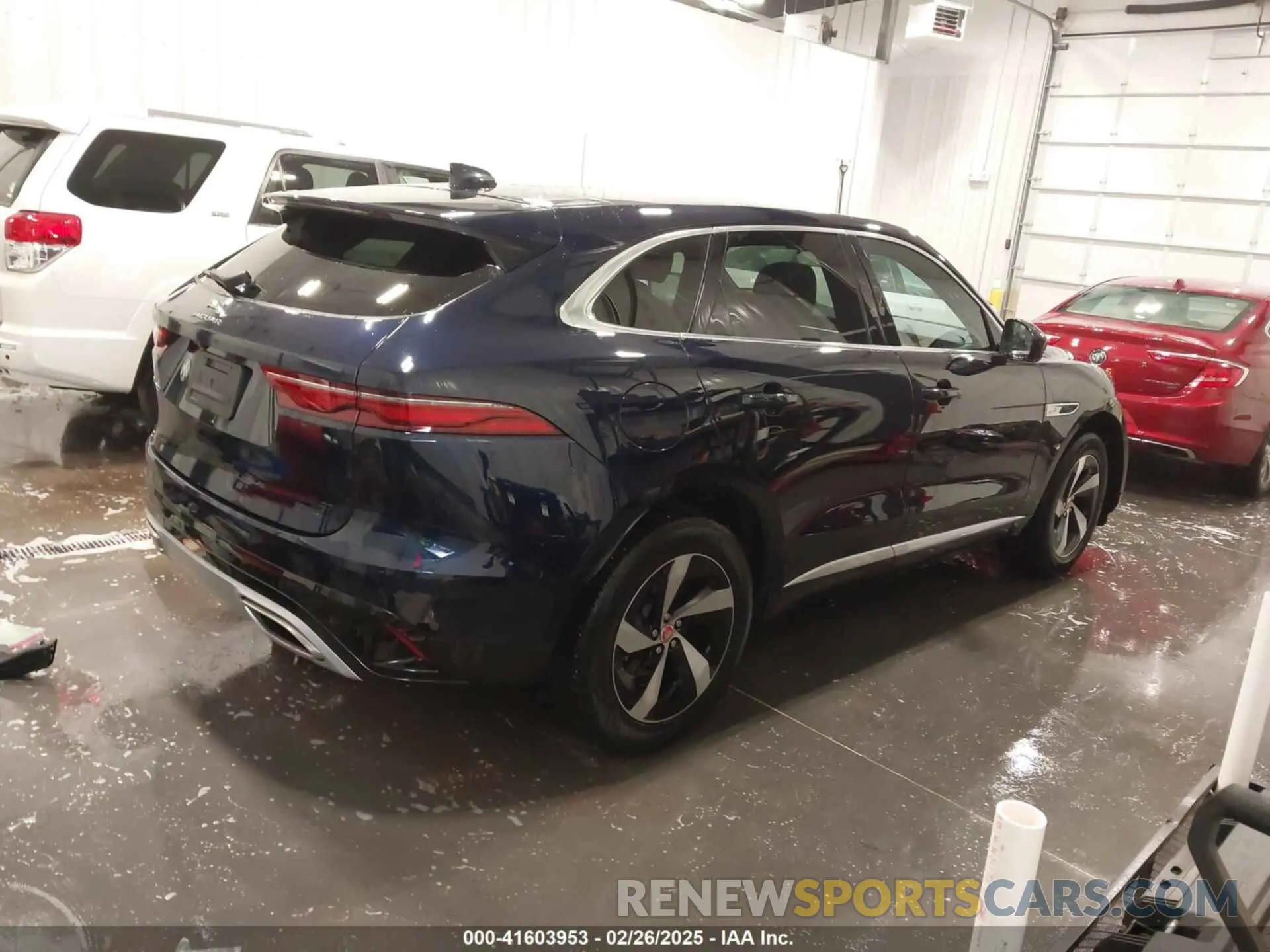 4 Photograph of a damaged car SADCJ2EU0MA680777 JAGUAR F-PACE 2021