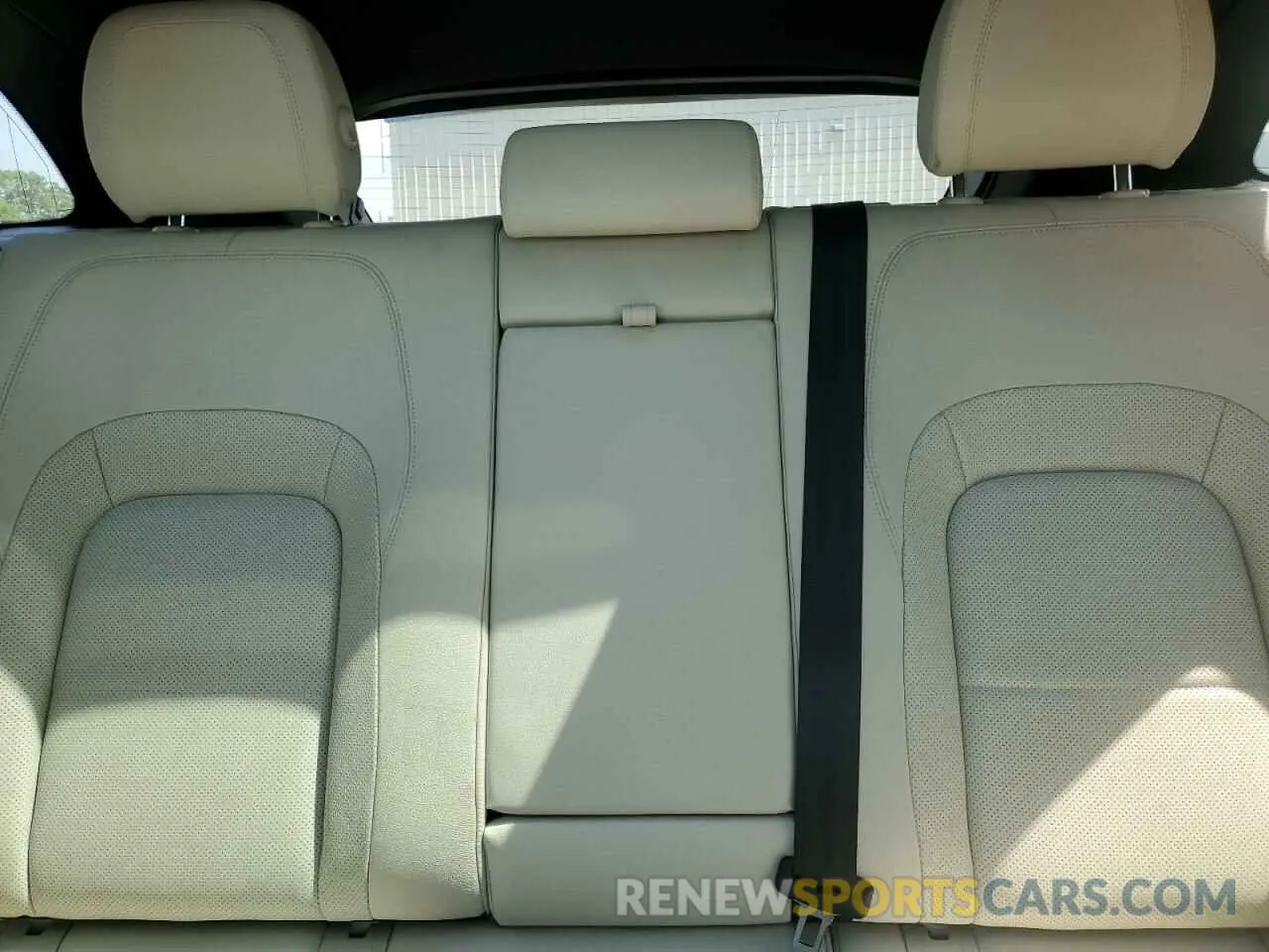 10 Photograph of a damaged car SADCJ2EU7MA668268 JAGUAR F-PACE 2021