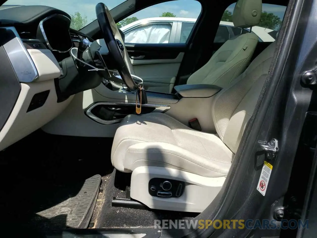 7 Photograph of a damaged car SADCJ2EU7MA668268 JAGUAR F-PACE 2021