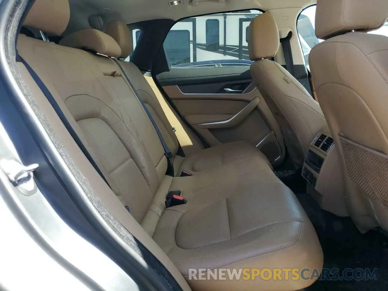 11 Photograph of a damaged car SADCJ2EU8MA669378 JAGUAR F-PACE 2021