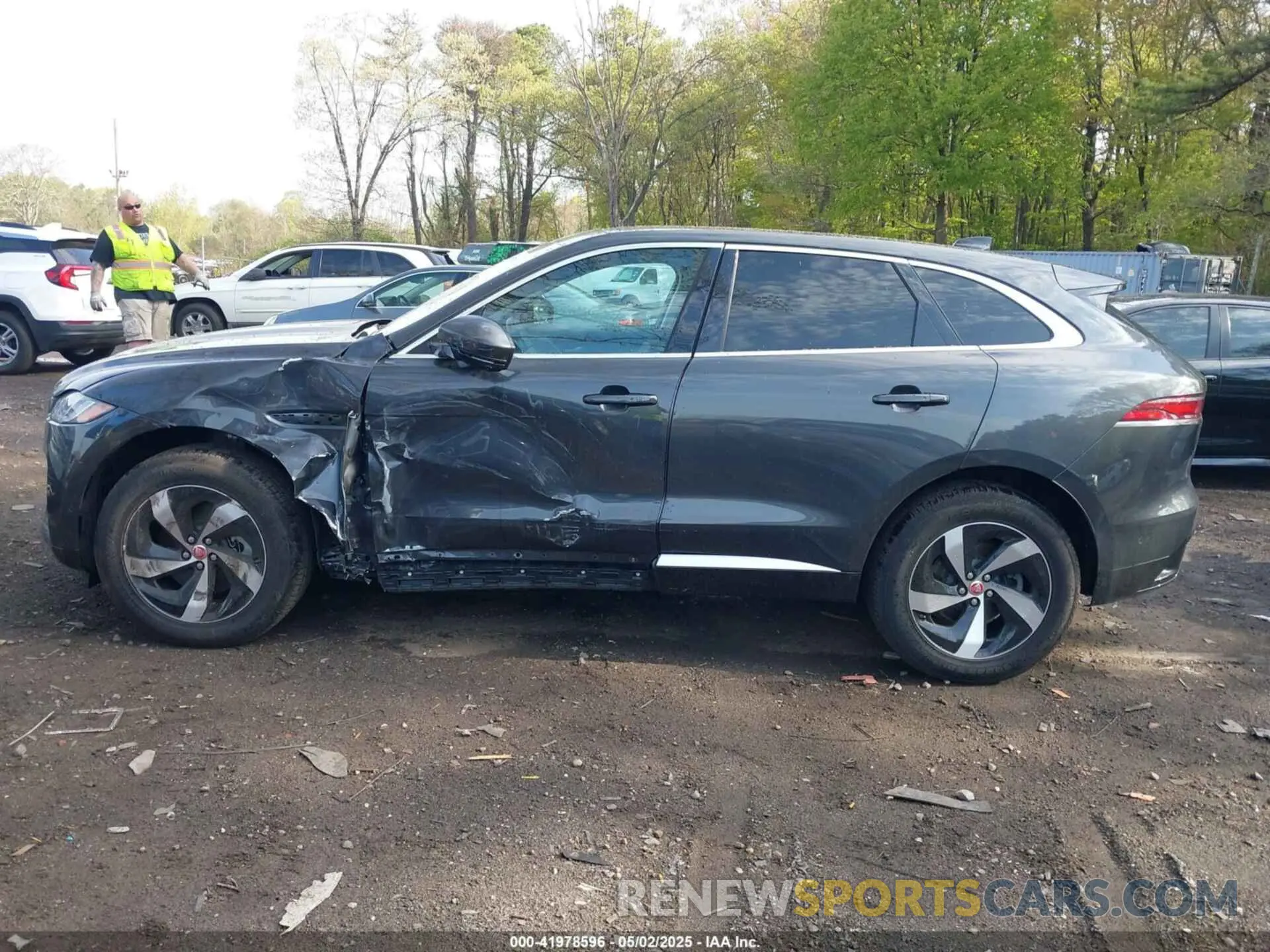 14 Photograph of a damaged car SADCJ2EX1MA672696 JAGUAR F-PACE 2021