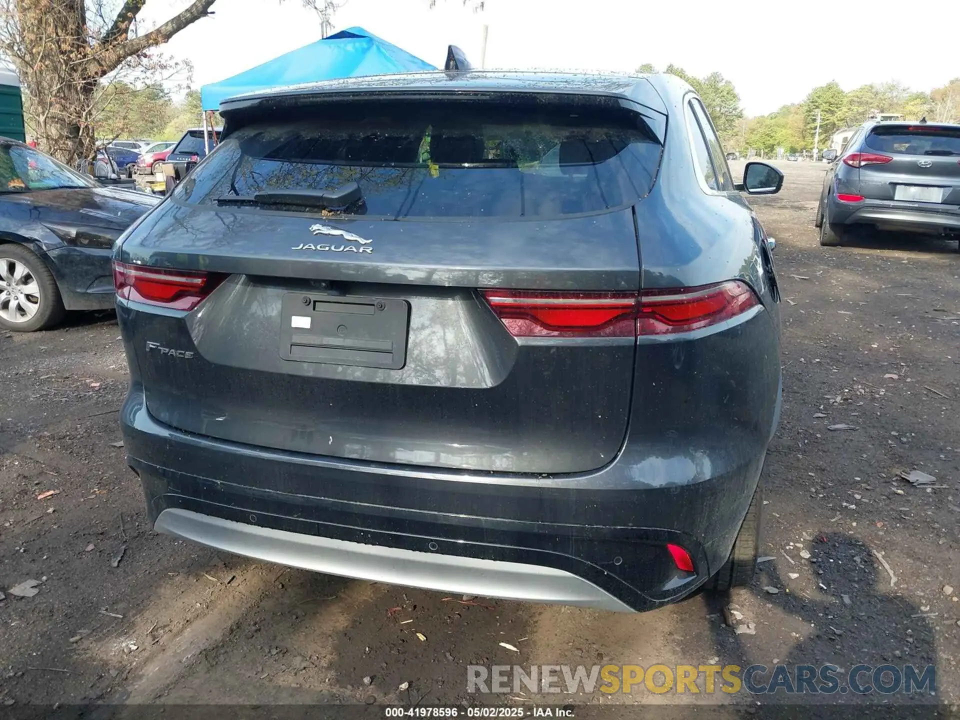 16 Photograph of a damaged car SADCJ2EX1MA672696 JAGUAR F-PACE 2021